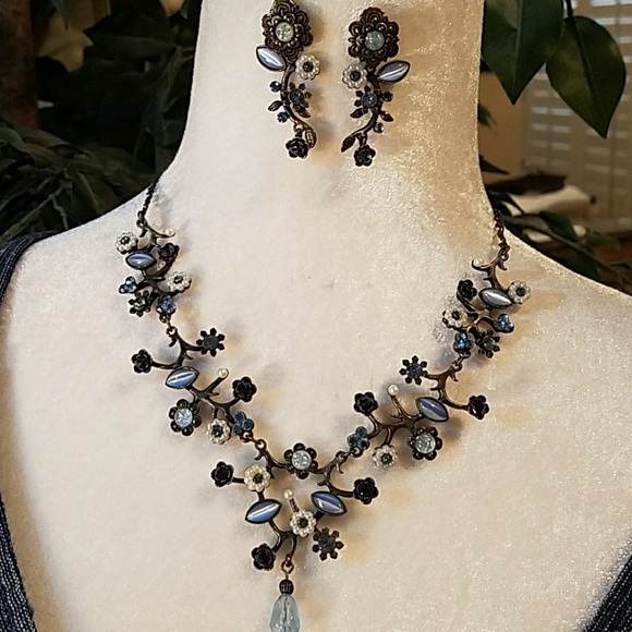 Avon Jewelry - Gorgeous Floral Necklace Set by Avon